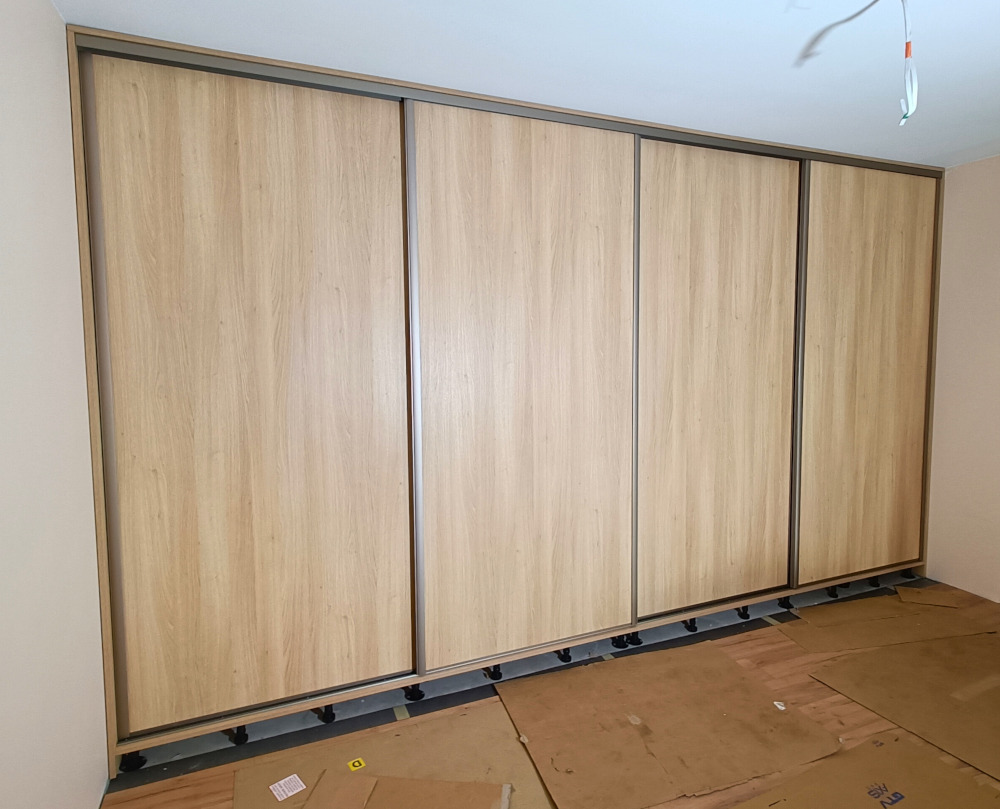 Duża szafa przesuwna na wymiar, Kępno